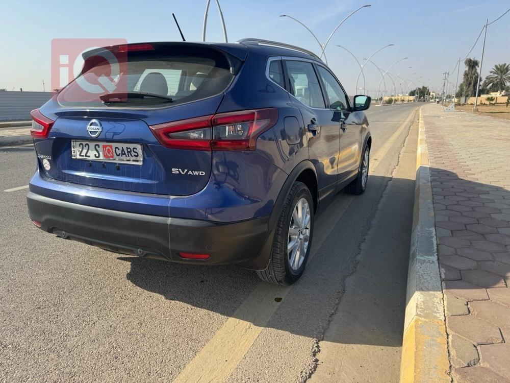 نيسان قاشقاي